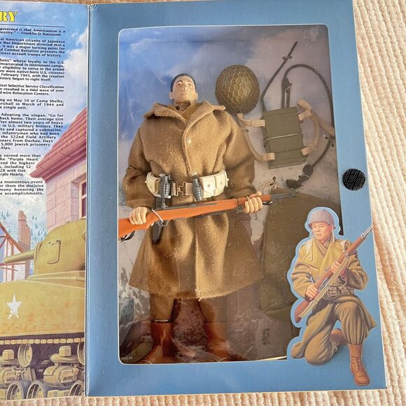 Vintage GI Joe 442nd Infantry Nisei Soldier Figure WWII Classic Collection 1990s - Picture 6 of 16